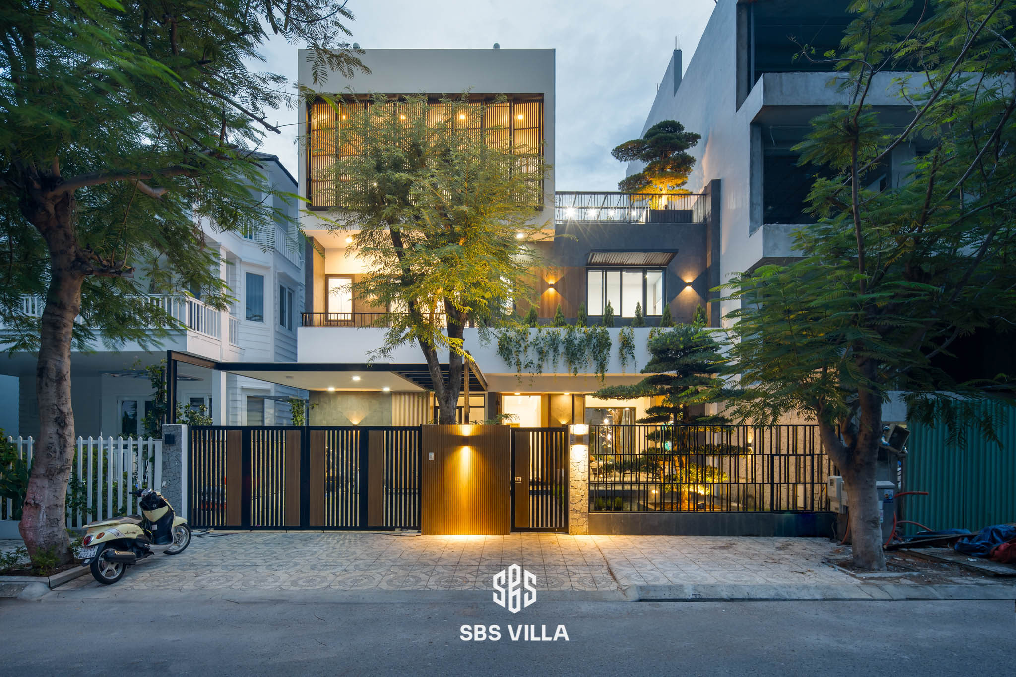 Chiều cao tiêu chuẩn cho tầng hầm của mẫu biệt thự 3 tầng thường dao động từ 2.2-2.8m.