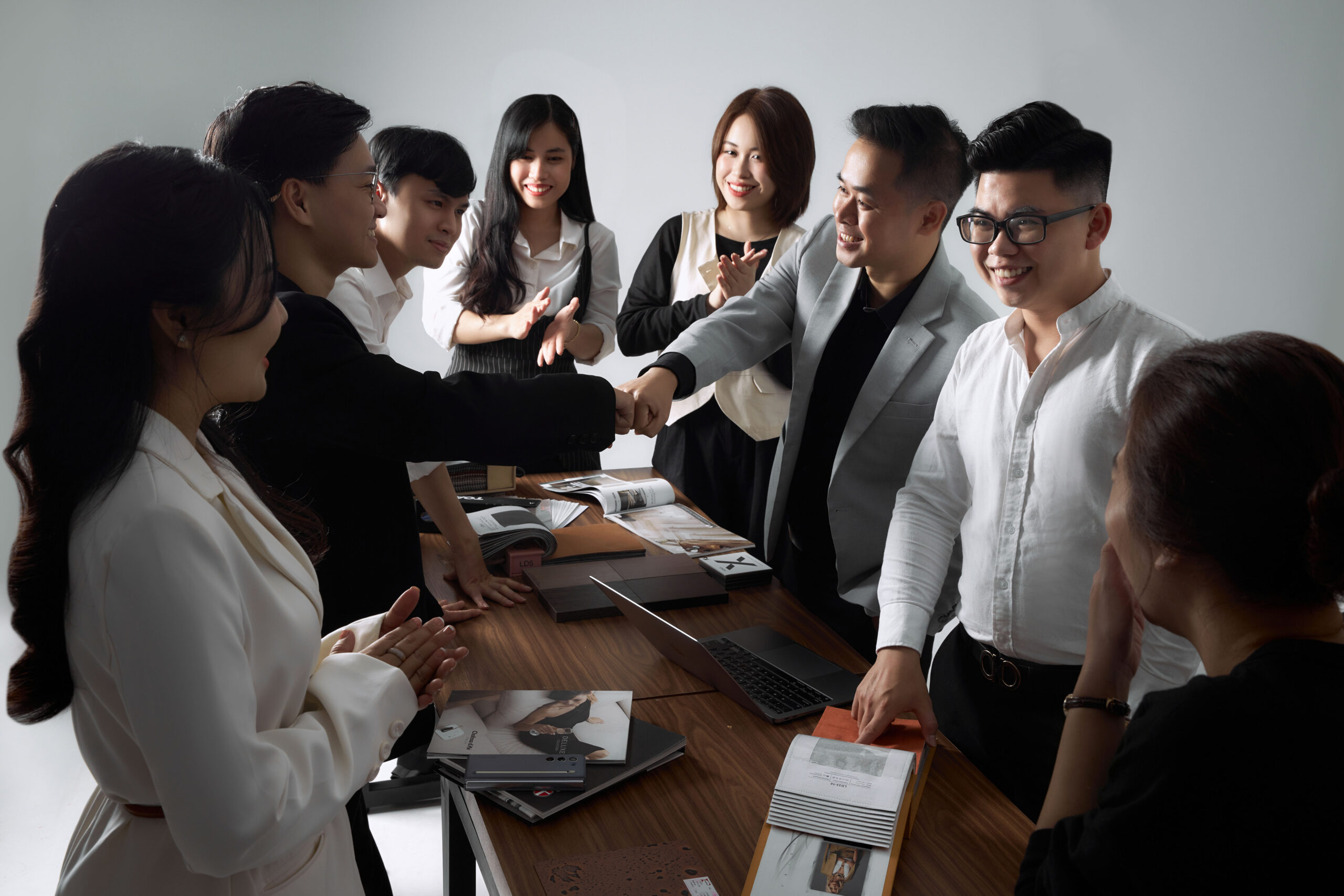Lựa chon đúng đơn vị thiết kế thi công cũng là cách tiết kiệm chi phí xây dựng biệt thự 200m2