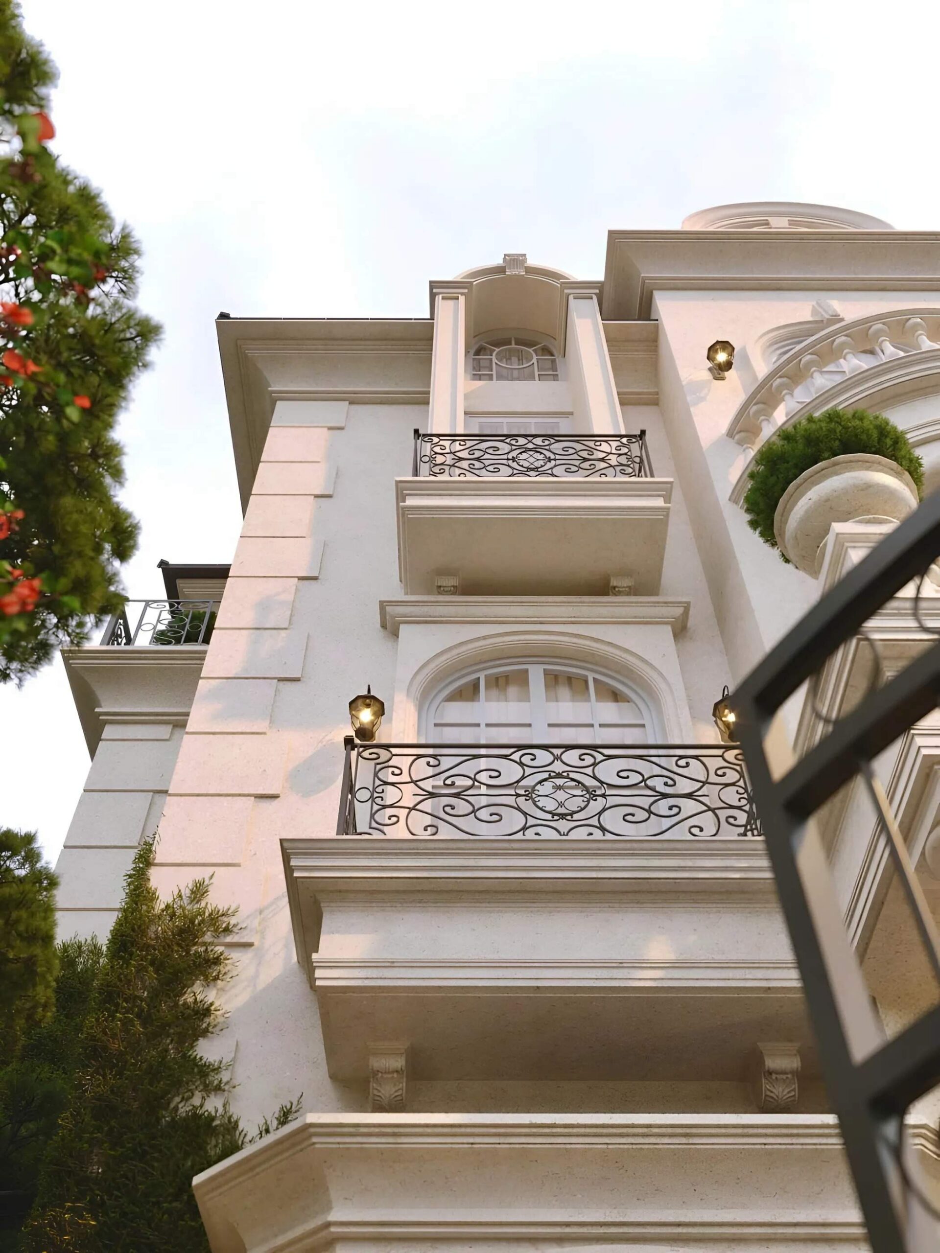 Đặc trưng ngoại thất của mẫu biệt thự kiểu Pháp 