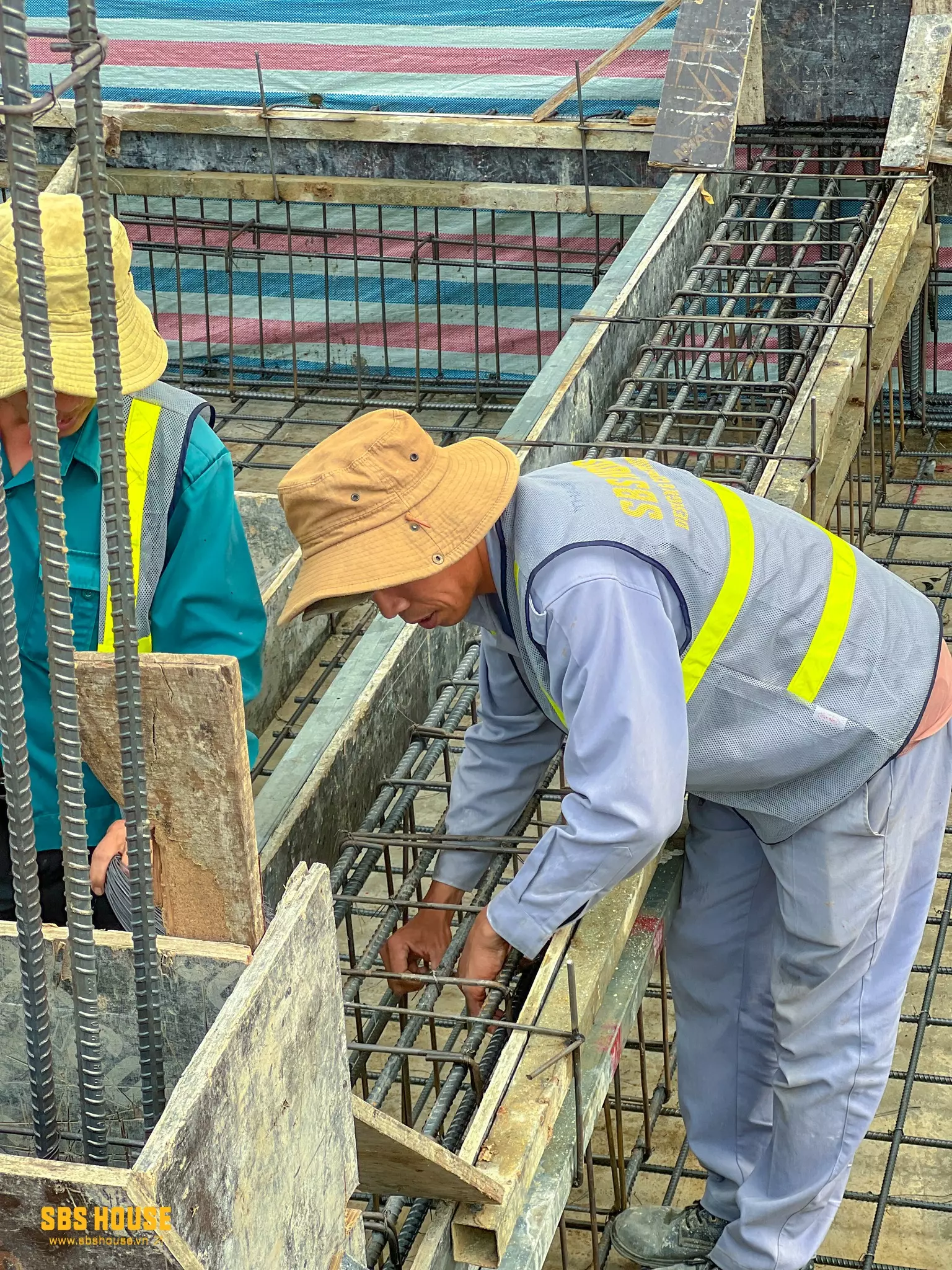 Lắp dựng cốt thép - dầm - sàn có sự khác nhau về yêu cầu kĩ thuật và quy trình thi công