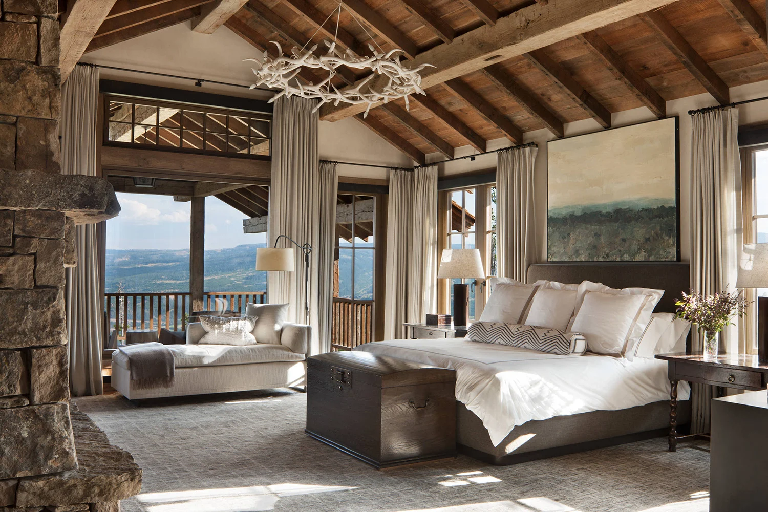 Mẫu phòng ngủ có ban công phong cách Rustic (Nguồn ảnh: Sưu tầm). 