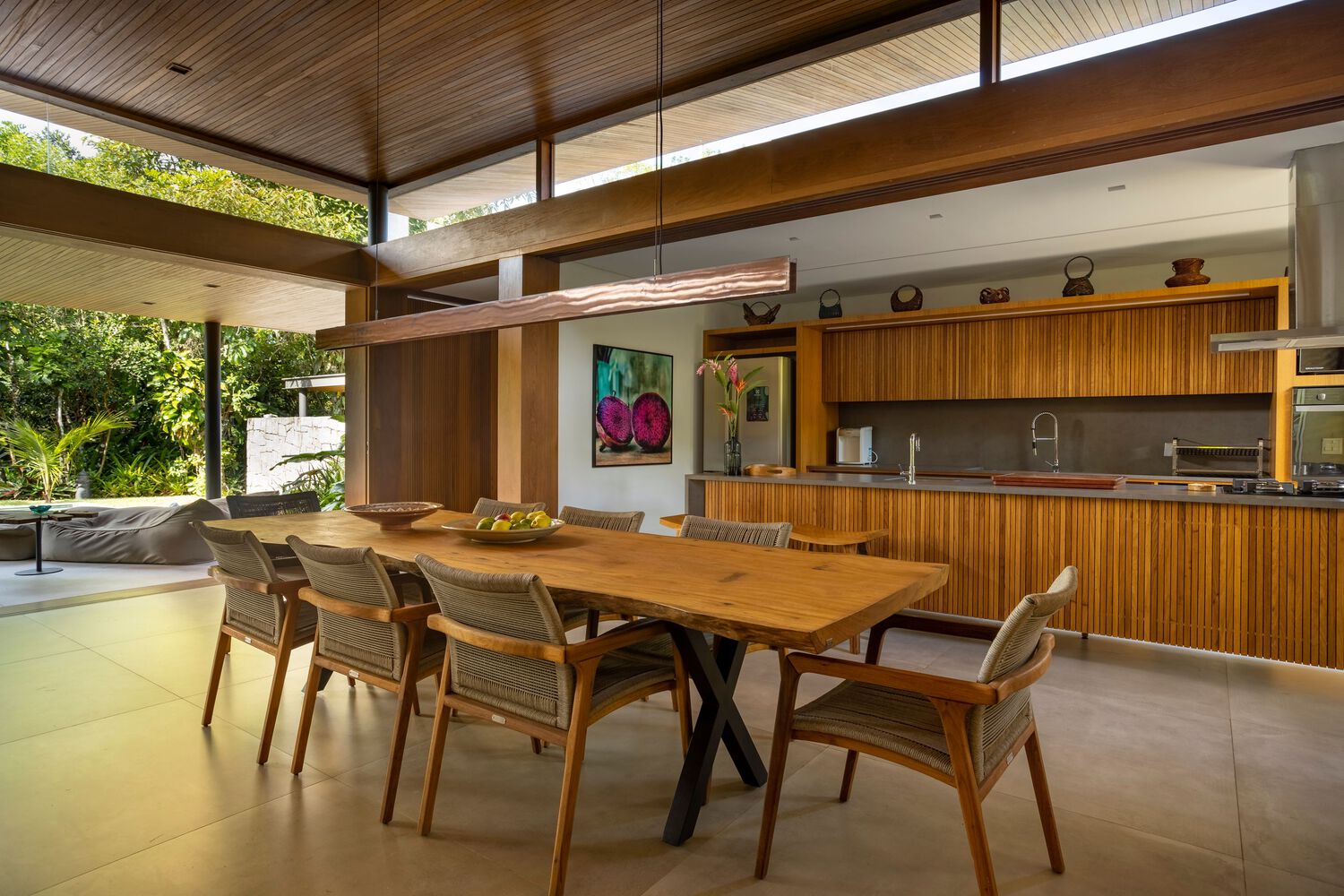 thiết kế nội thất phòng bếp phong cách Tropical