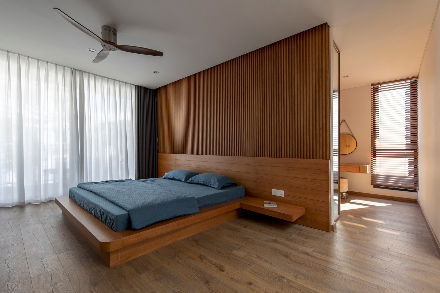 phòng ngủ đẹp, thư thái mang phong cách Modern Tropical