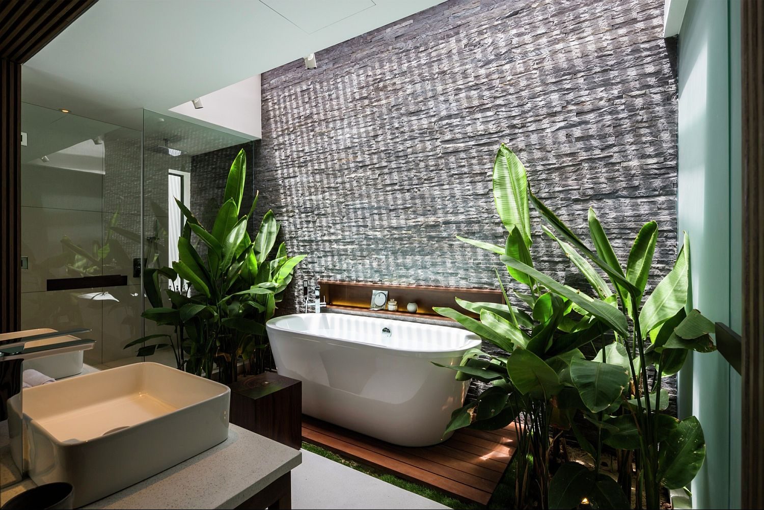 mẫu phòng tắm biệt thự phong cách tropical