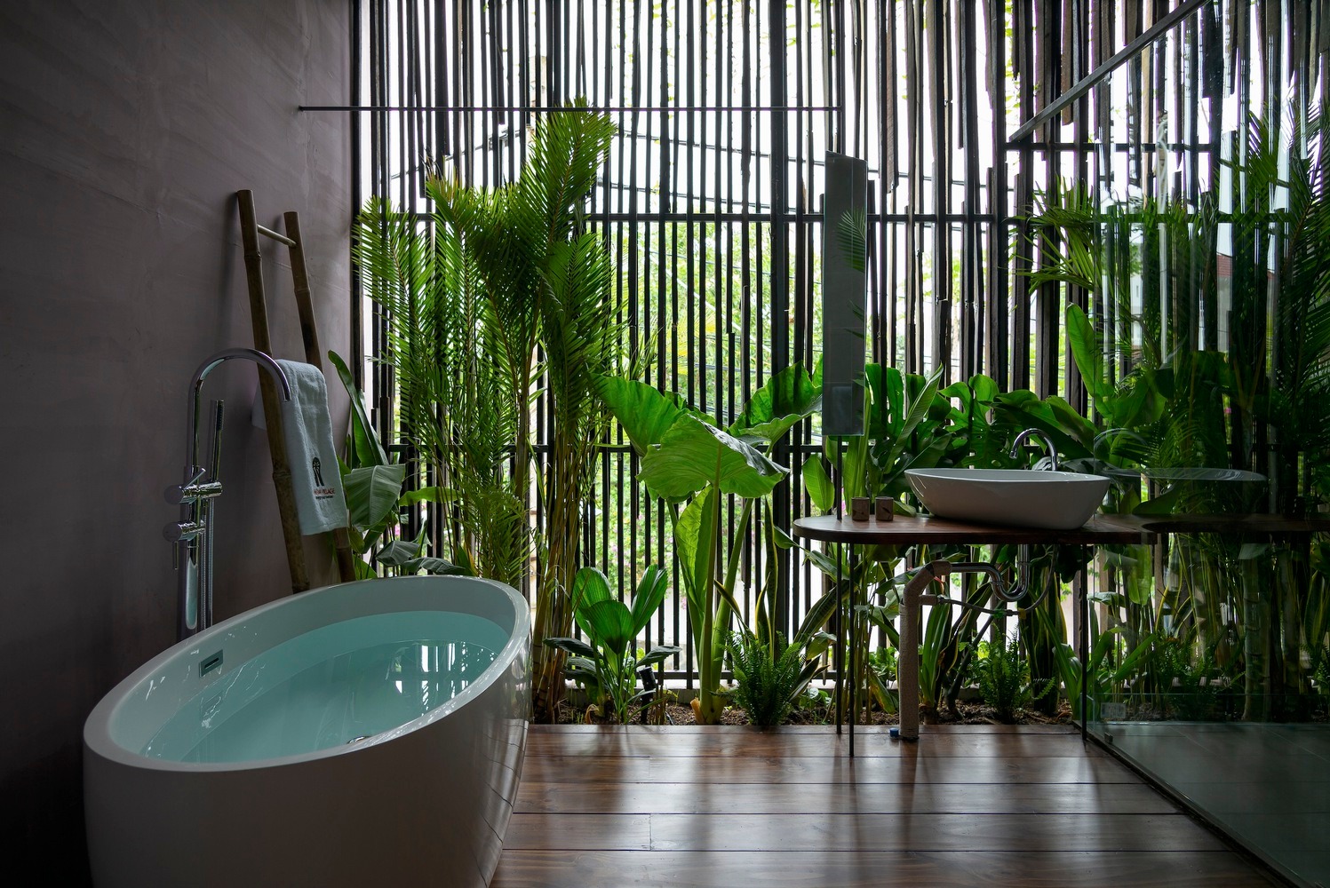 thiết kế nội thất phòng tắm phong cách Tropical